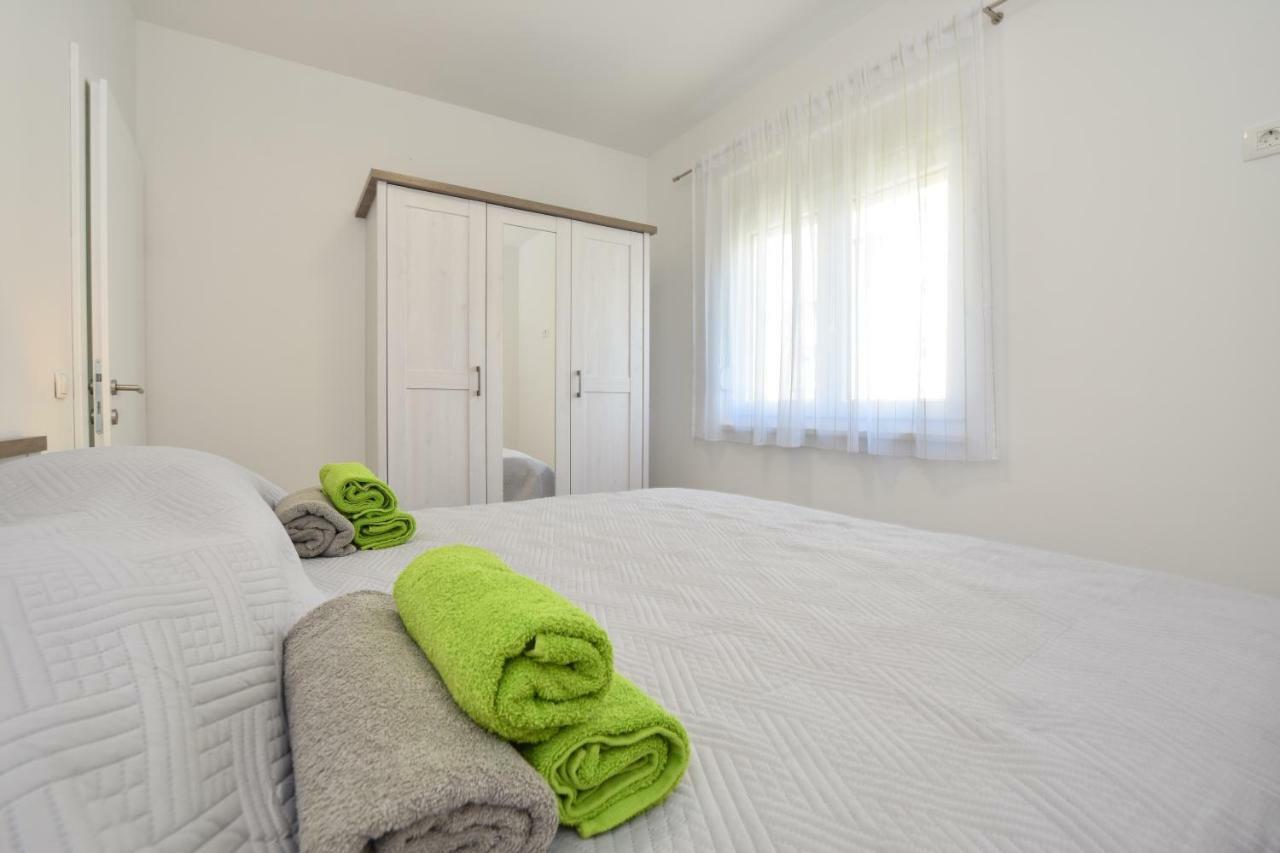 Apartmani Iva&Ante Дуги-Рат Экстерьер фото