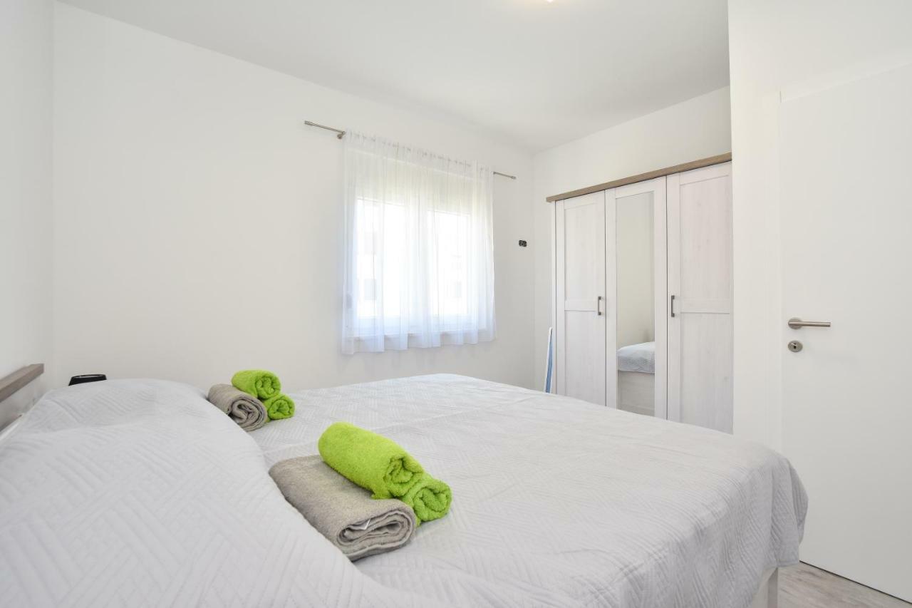 Apartmani Iva&Ante Дуги-Рат Экстерьер фото